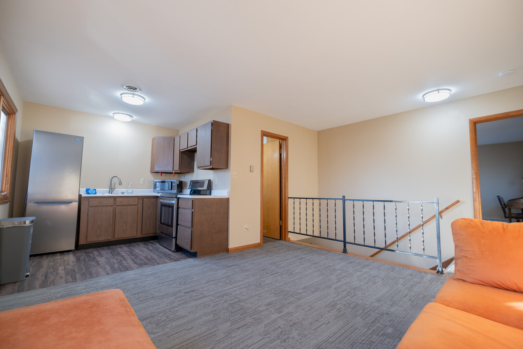 Upper Unit Private Kitchen - 415 12th Ave E