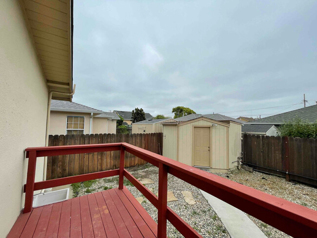 Building Photo - 33711 Railroad Ave