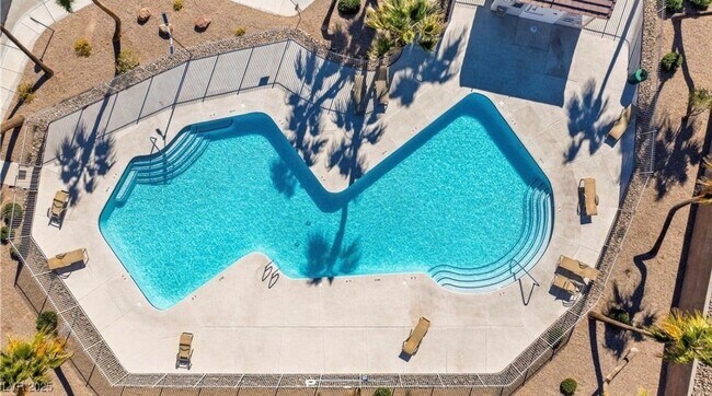 Building Photo - GORGEOUS 3 BEDROOM 2 BATH HOME