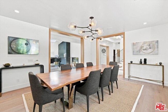 Building Photo - 1027 Ravoli Dr