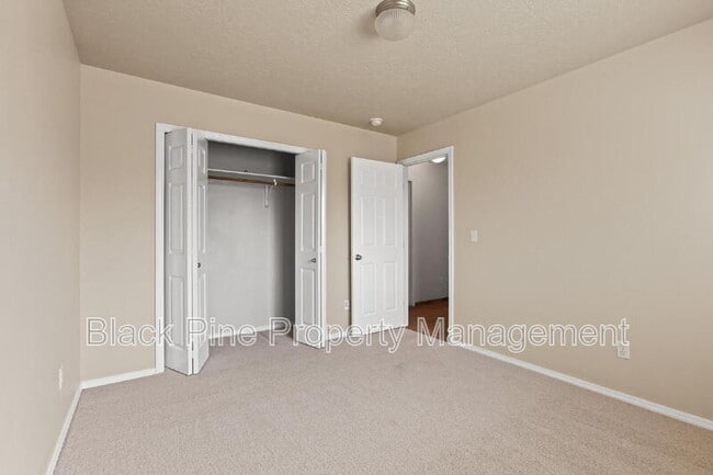 Building Photo - 43 S Newberry Way
