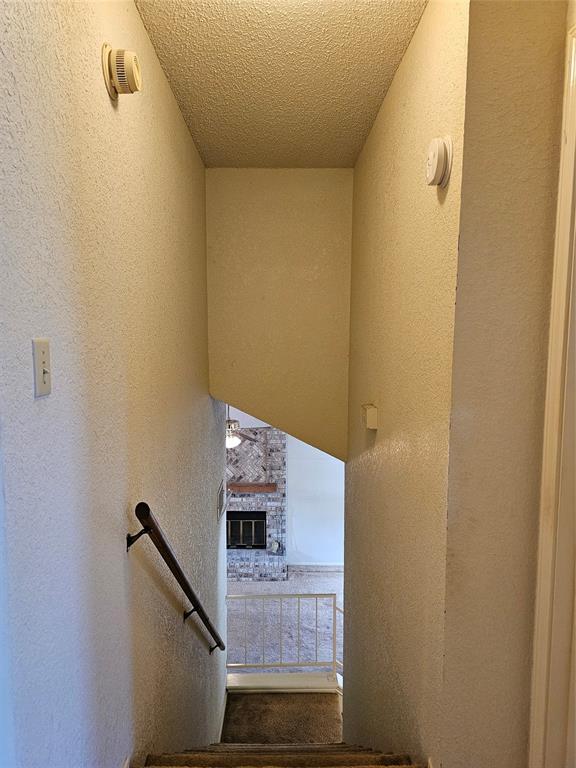 Building Photo - 13102 Briar Hollow Dr