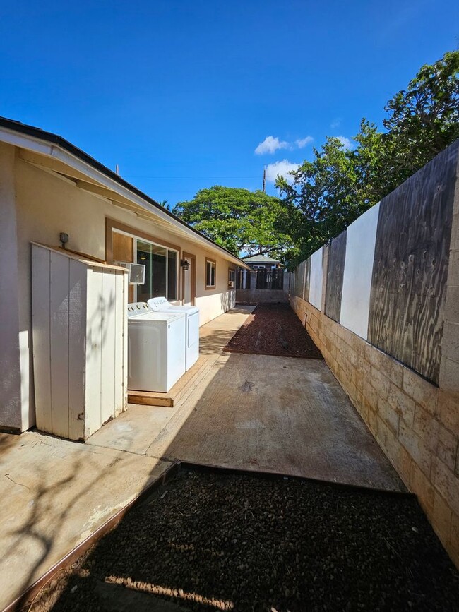 Building Photo - Pet Friedly 2/1 bedroom in Kihei