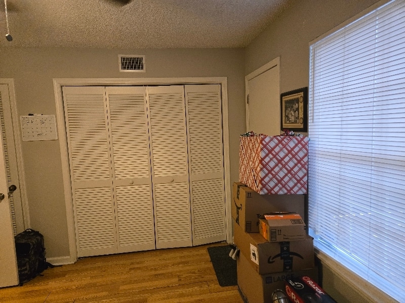 Building Photo - 217 Columbia Dr