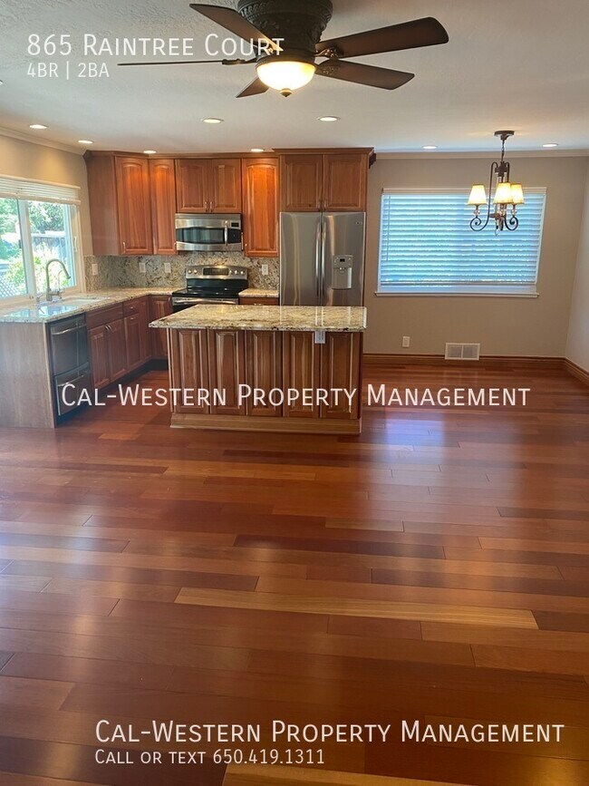 Building Photo - 865 Raintree Ct