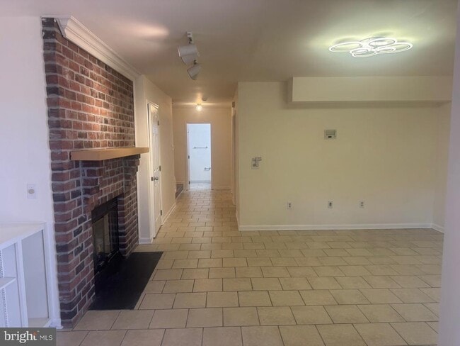 Building Photo - 90 English Run Cir