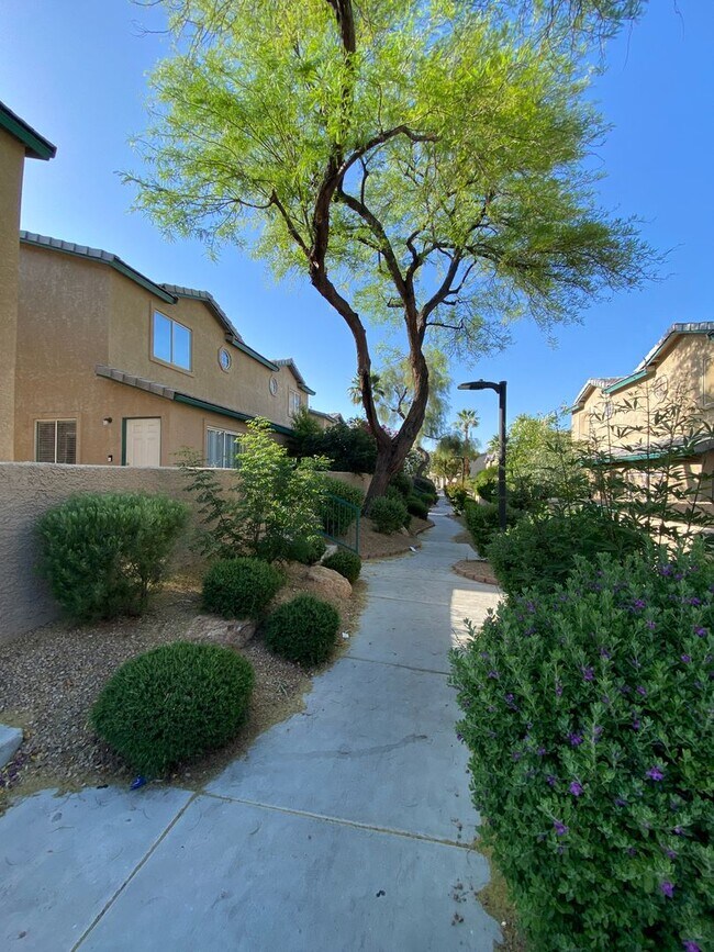 Building Photo - AMERICANA Property Mgmt - Gated 2beds -2baths Townhouse in Spring Valley