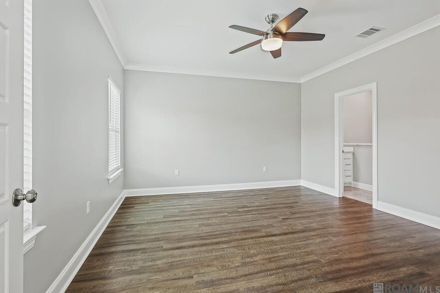 Building Photo - 15513 Fields Creek Ave