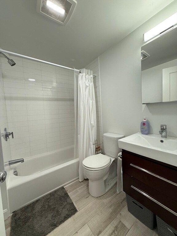 Building Photo - 229 Charles St