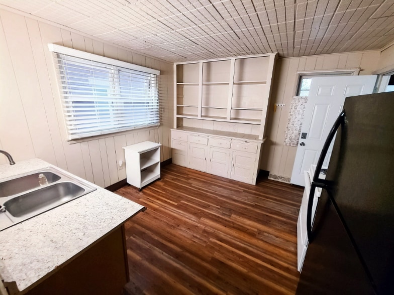 Building Photo - 3116 Peach St