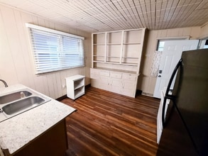 Building Photo - 3116 Peach St