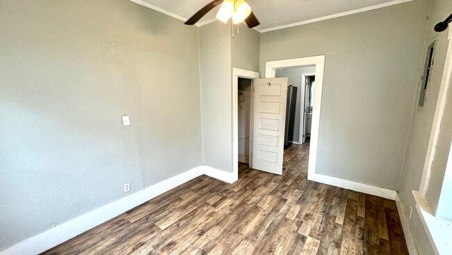 Building Photo - Charming 3-Bed, 2-Bath Home with Bonus Storage!