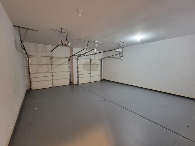 Building Photo - 800 Middlebrooke Bend