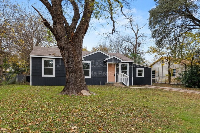 Building Photo - 3905 Hay Ave