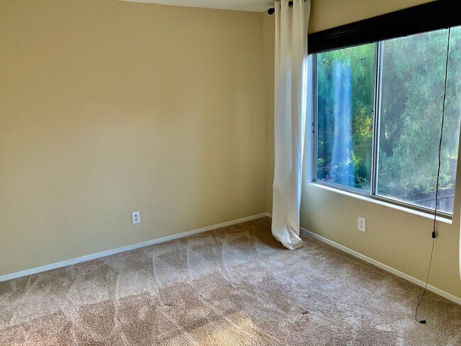 Building Photo - Beautifully Updated 4/2.5 near Woodward Park