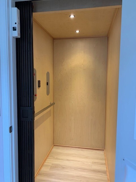 Building Photo - 2451 Thurman Ave