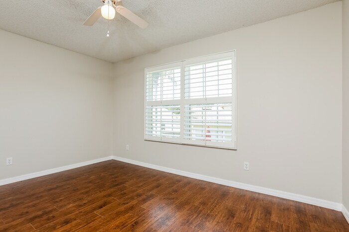 Building Photo - 1685 Torrington Cir