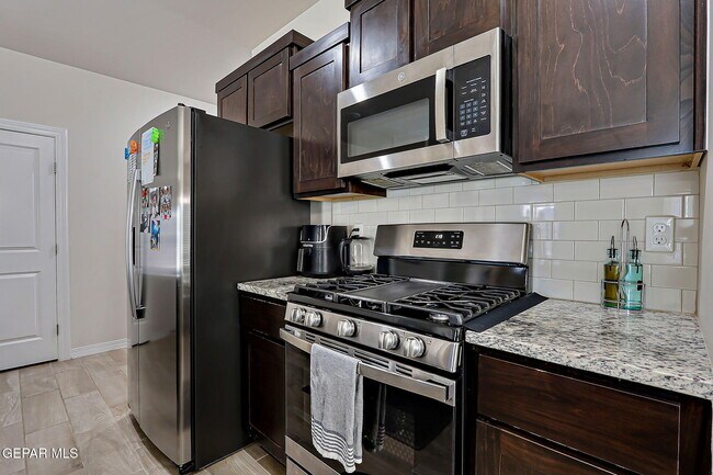 Building Photo - 532 Oakmont