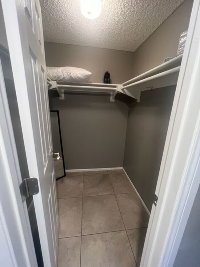 Building Photo - 3 Bed / 2 Bath House at INDIAN PALMS CC** ...