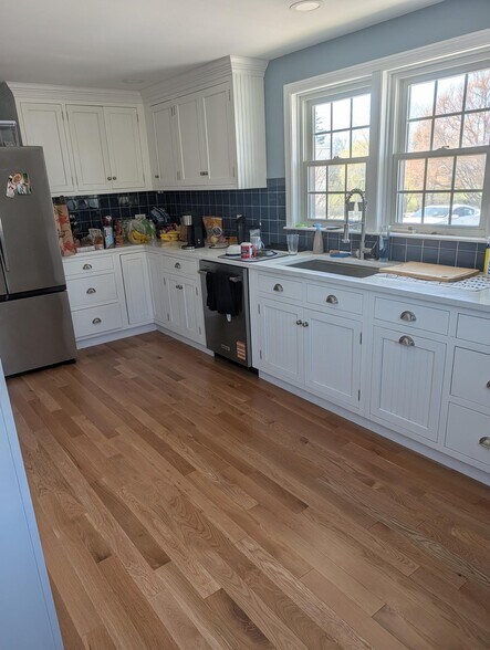 Building Photo - 82 Newton Rd