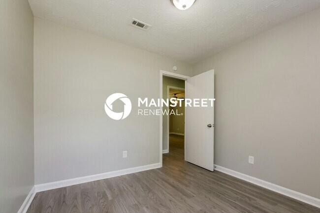 Building Photo - 3 Bedroom Pet-Friendly Home in Jonesboro, GA with Main Street Renewal