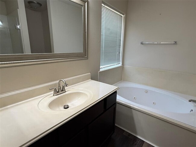 Building Photo - 6834 Catarina Cir