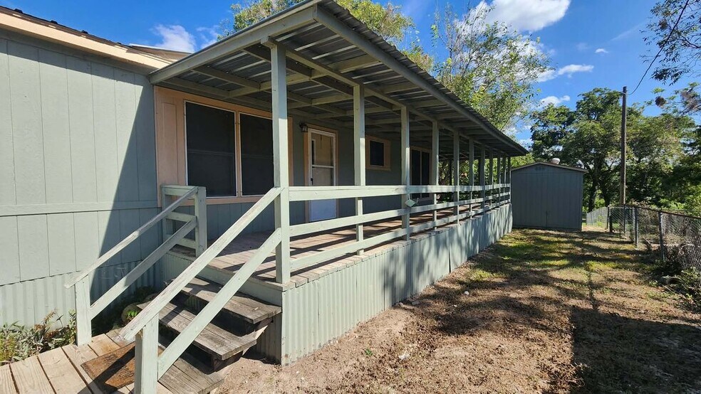 Building Photo - 572 Canal Ln