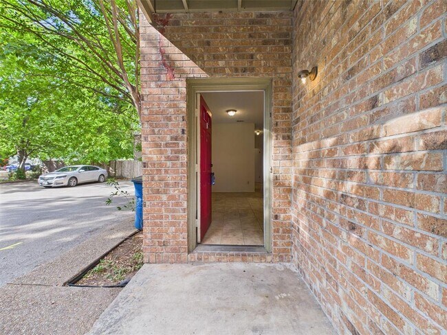 Primary Photo - 4406 Avenue A