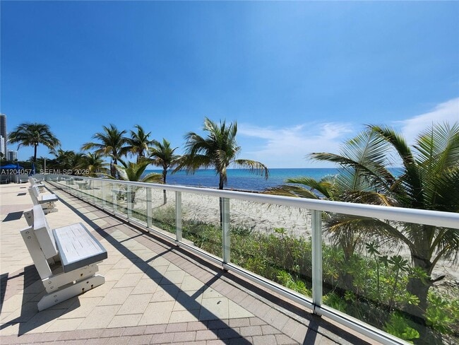 Building Photo - 2030 S Ocean Dr