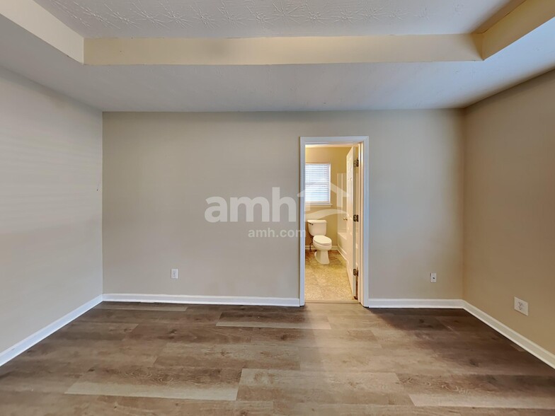 Building Photo - 204 Arrowhead Dr