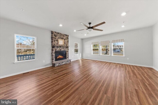 Building Photo - 5559 Trafalgar Cir