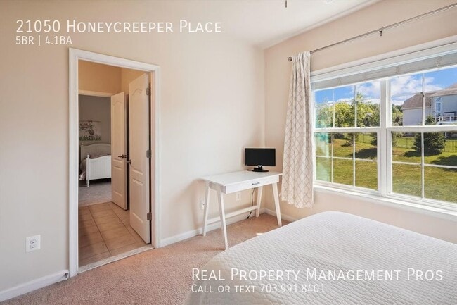 Building Photo - 21050 Honeycreeper Pl