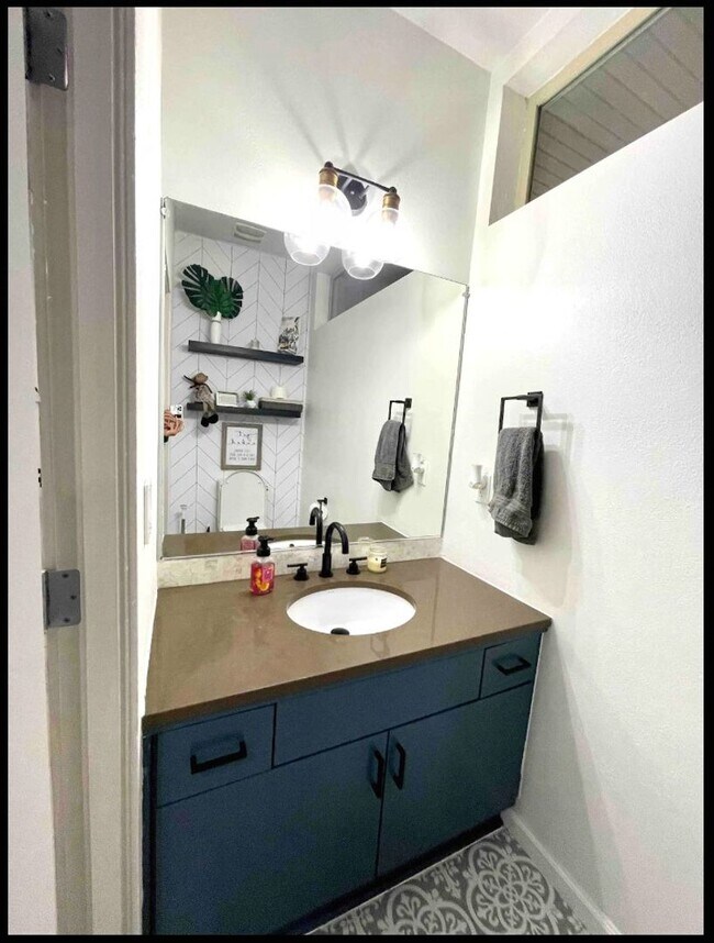 Building Photo - Boise Neighborhood New Construction 3-Story Home with All of the Amenities, Rooftop Patio, Fenced...