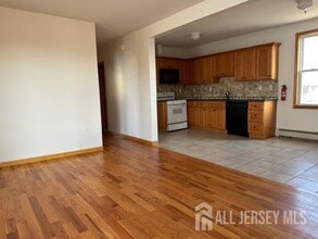 Building Photo - 321 Pershing Ave