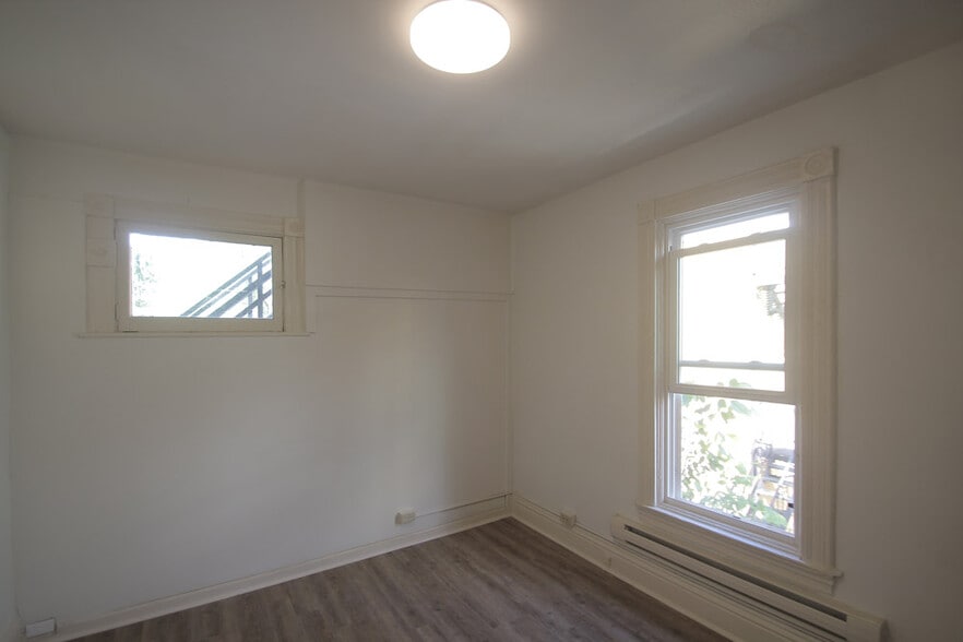 Building Photo - 429 Kelly Ave