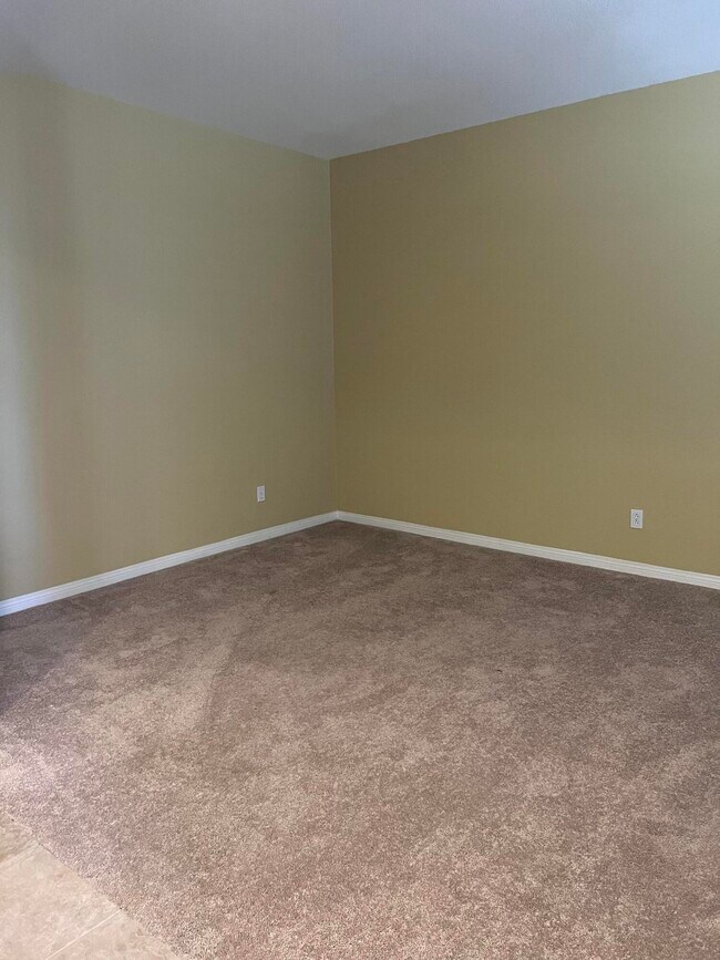 Building Photo - 41530 Yew St