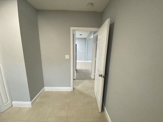 Building Photo - 2 bedroom 1 Bath Home - Utilities Included