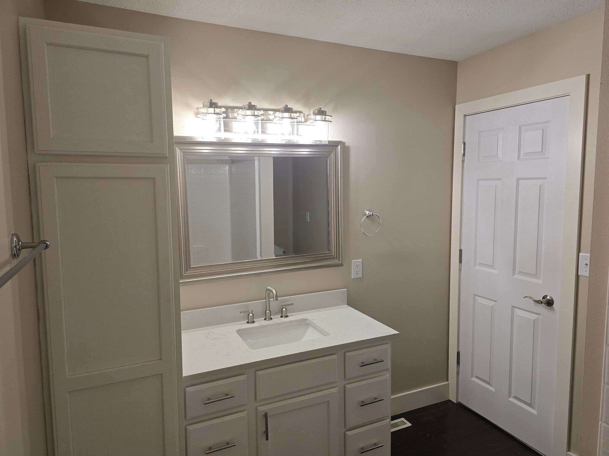 Master Bedroom - 994 38 1/2 Ave W