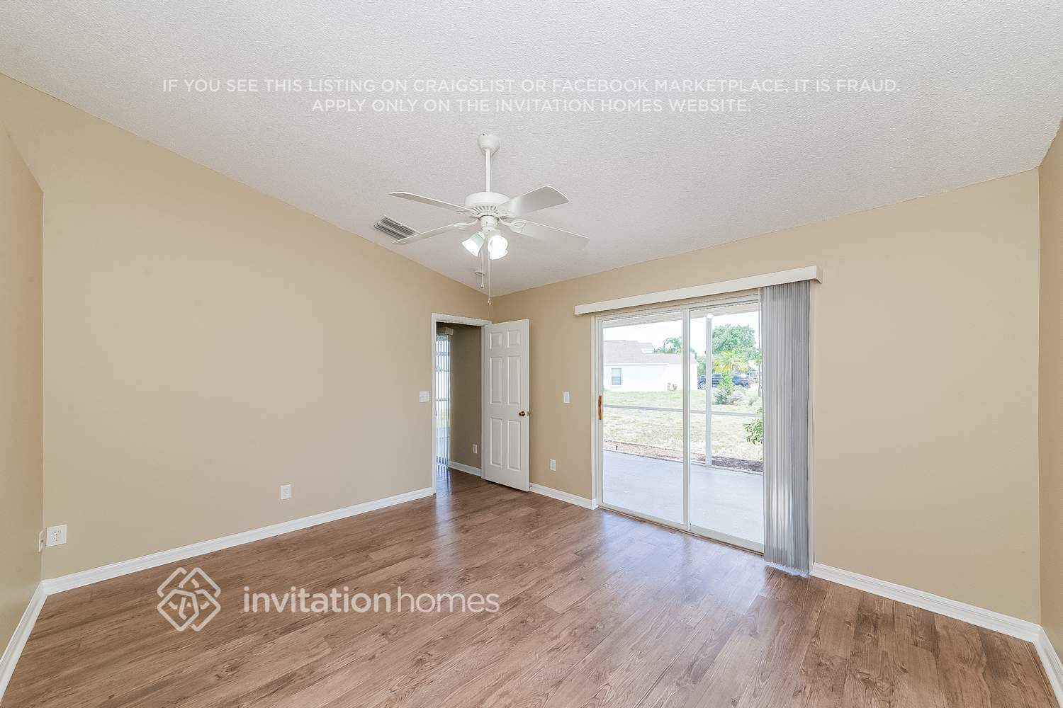 Building Photo - 4635 Sanibel Way