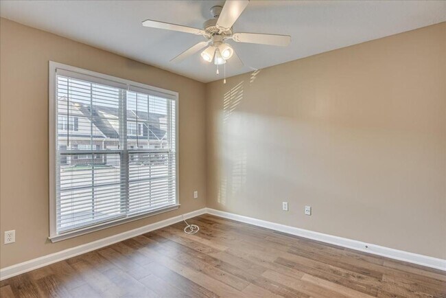 Building Photo - 140 Grove Landing Ct