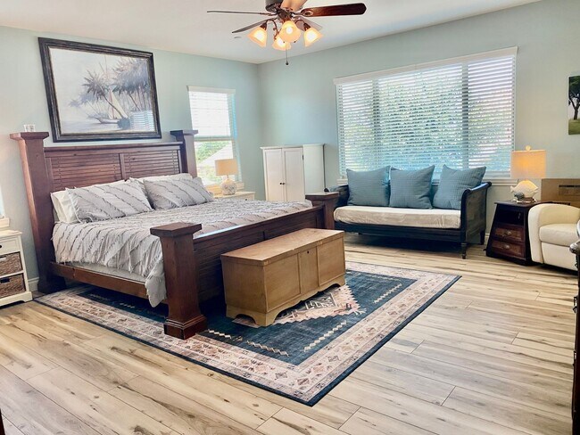 Building Photo - Coming Soon: Gorgeous 5bed/4 bath with Ove...
