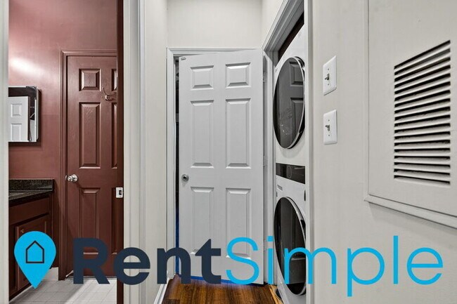 Building Photo - 4408 Helmsford Ln