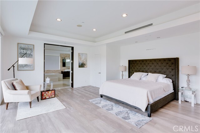 Building Photo - 12148 Travis St