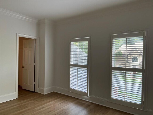 Building Photo - 4608 Chattahoochee Crossing SE