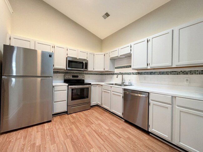 Building Photo - 455 S Piazza Ct