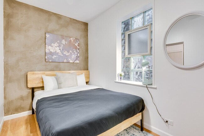 Building Photo - 1519 W Superior St