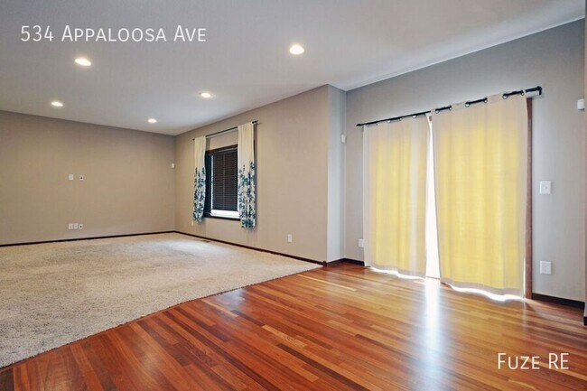 Building Photo - 534 Appaloosa Ave