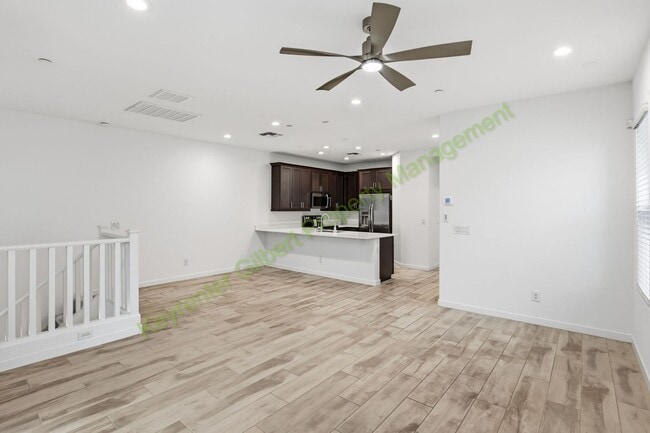 Building Photo - Modern Gilbert Home in Warner Meadows Community