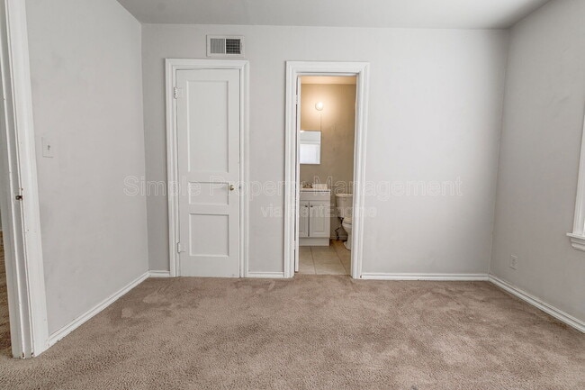 Building Photo - 7107 NW 39th St
