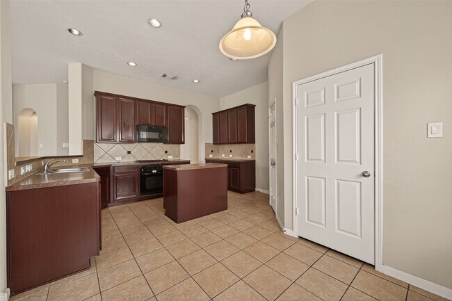 Building Photo - 25918 Silver Timbers Ln